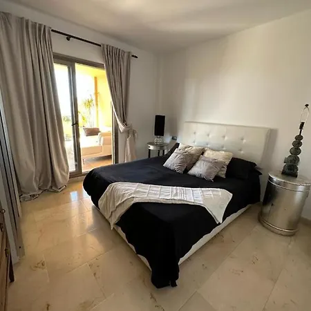 De Lujo En Marbella Con Maravillosas Vistas Al Mar Entre Campos De Golf アパート *